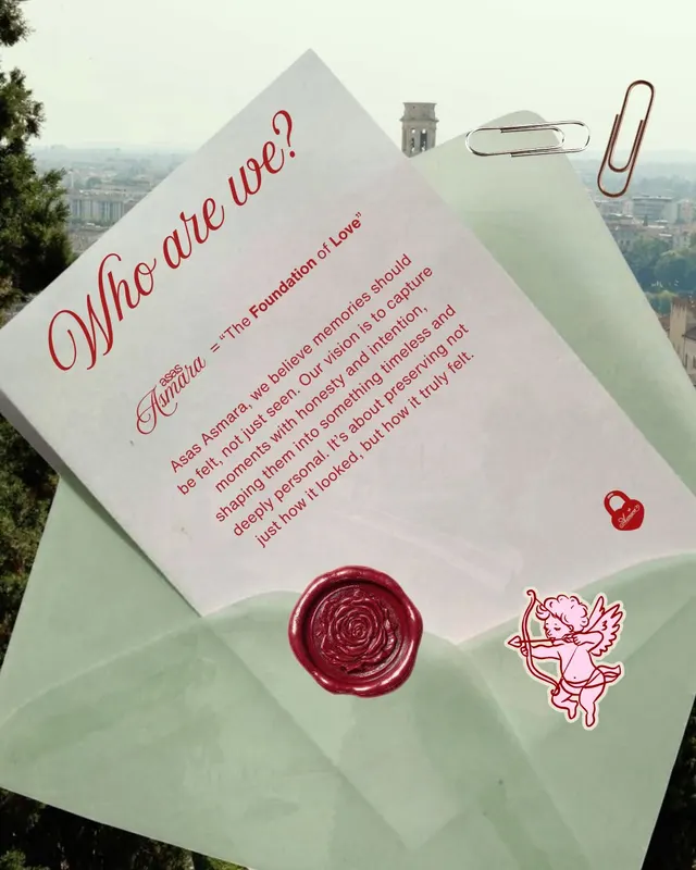 Surat 'Who are we?' dari Asas Asmara, dengan cop lilin merah dan cupid, di dalam sampul hijau sage